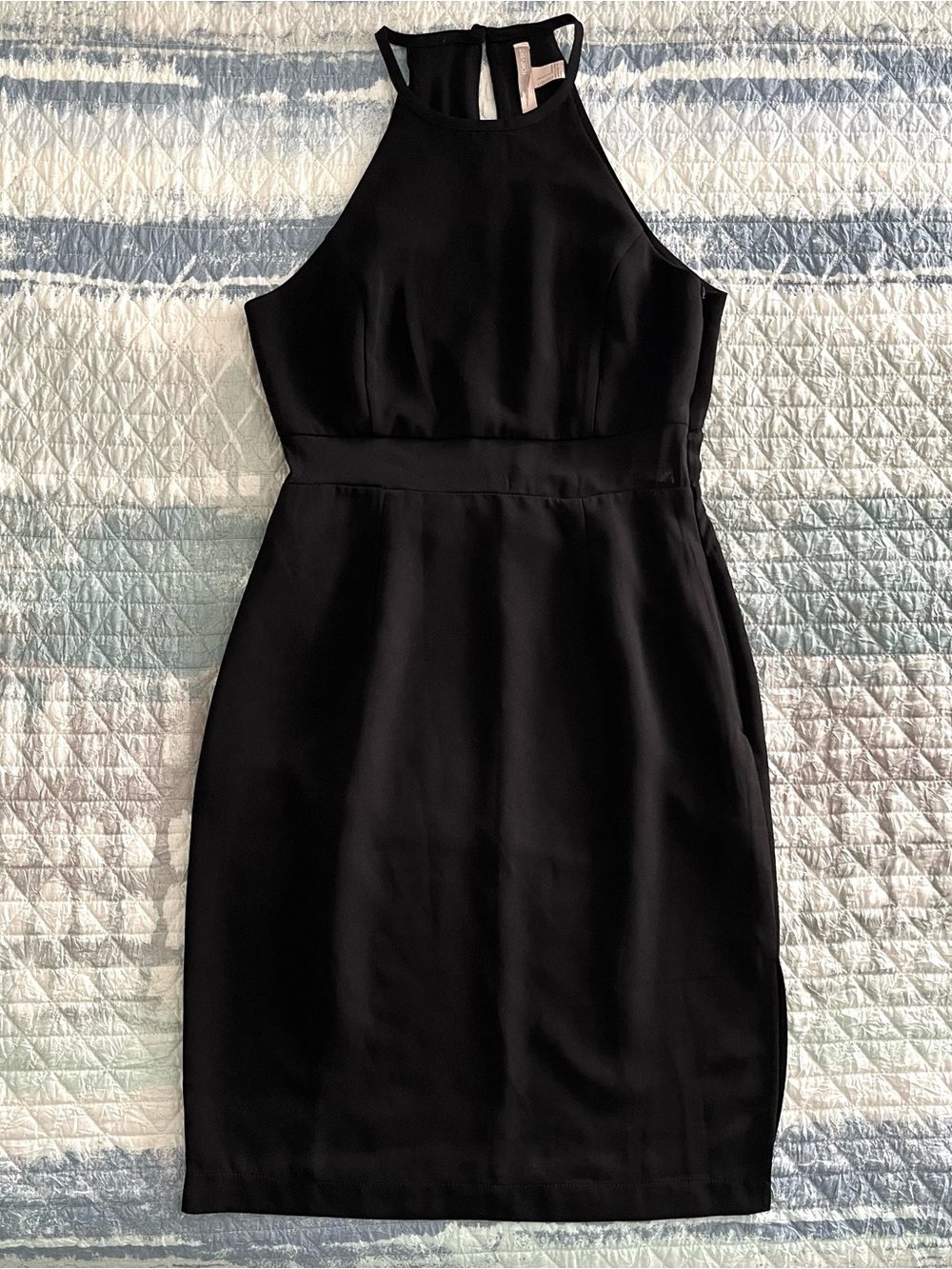 FOREVER 21 Black High-Neck Sleeveless Dress 10050